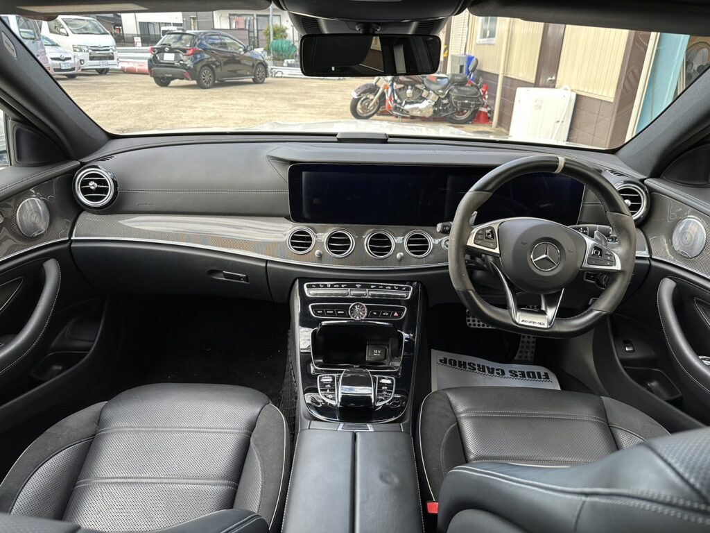 H.30(2018)年 メルセデス・ベンツ AMG E63 S 4マチックプラス 4WD