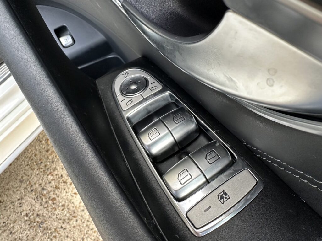 H.30(2018)年 メルセデス・ベンツ AMG E63 S 4マチックプラス 4WD