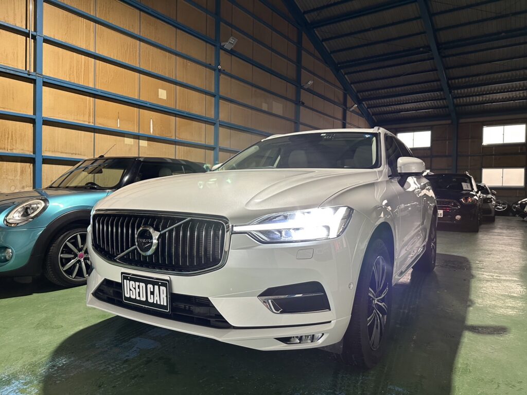 R.3(2021)年 ボルボ XC60 B5 AWD インスクリプション 4WD