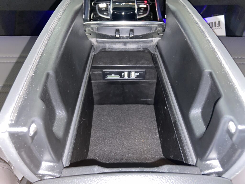R.4(2022)年メルセデス・ベンツG400dAMGライン4WD
