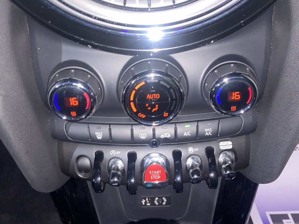 H.30(2018)年 BMW MINI ミニ クーパー SD