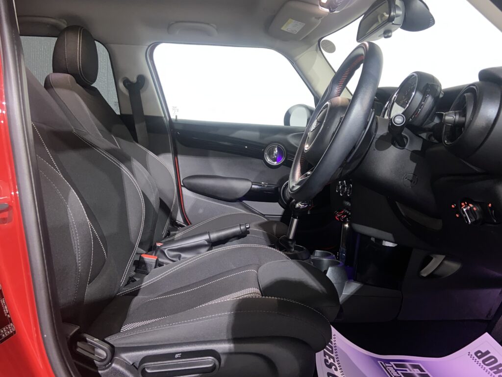 H.30(2018)年 BMW MINI ミニ クーパー SD