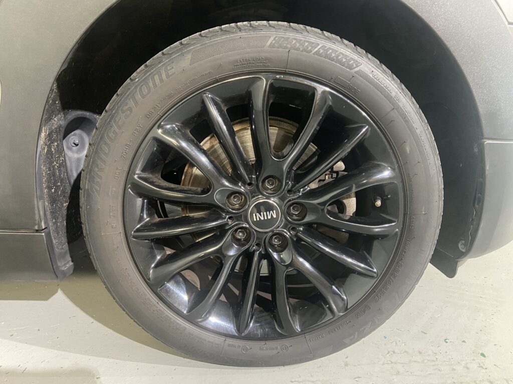 H.28(2016)年 BMW MINI ミニクラブマン クーパー