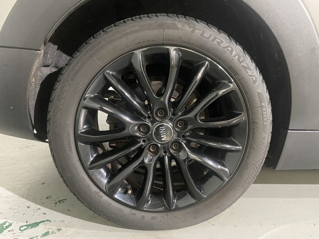 H.28(2016)年 BMW MINI ミニクラブマン クーパー