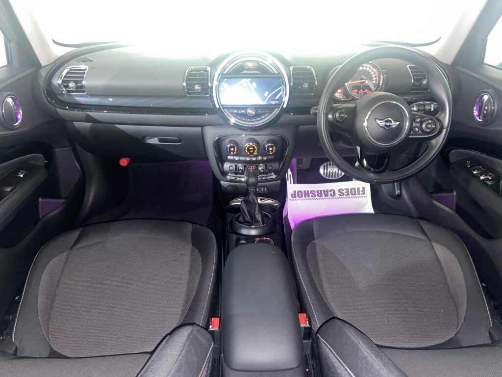 H.28(2016)年 BMW MINI ミニクラブマン クーパー