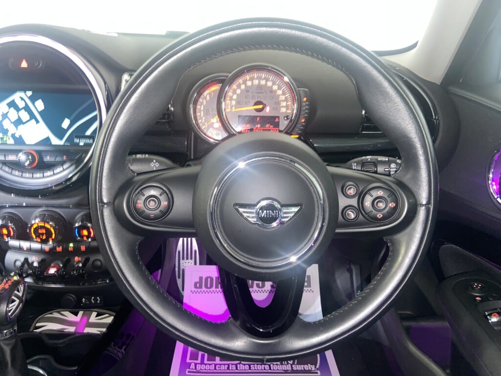 H.28(2016)年 BMW MINI ミニクラブマン クーパー