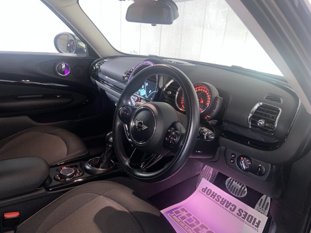 H.28(2016)年 BMW MINI ミニクラブマン クーパー