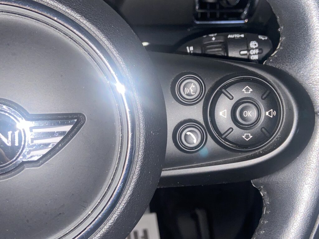 H.28(2016)年 BMW MINI ミニクラブマン クーパー