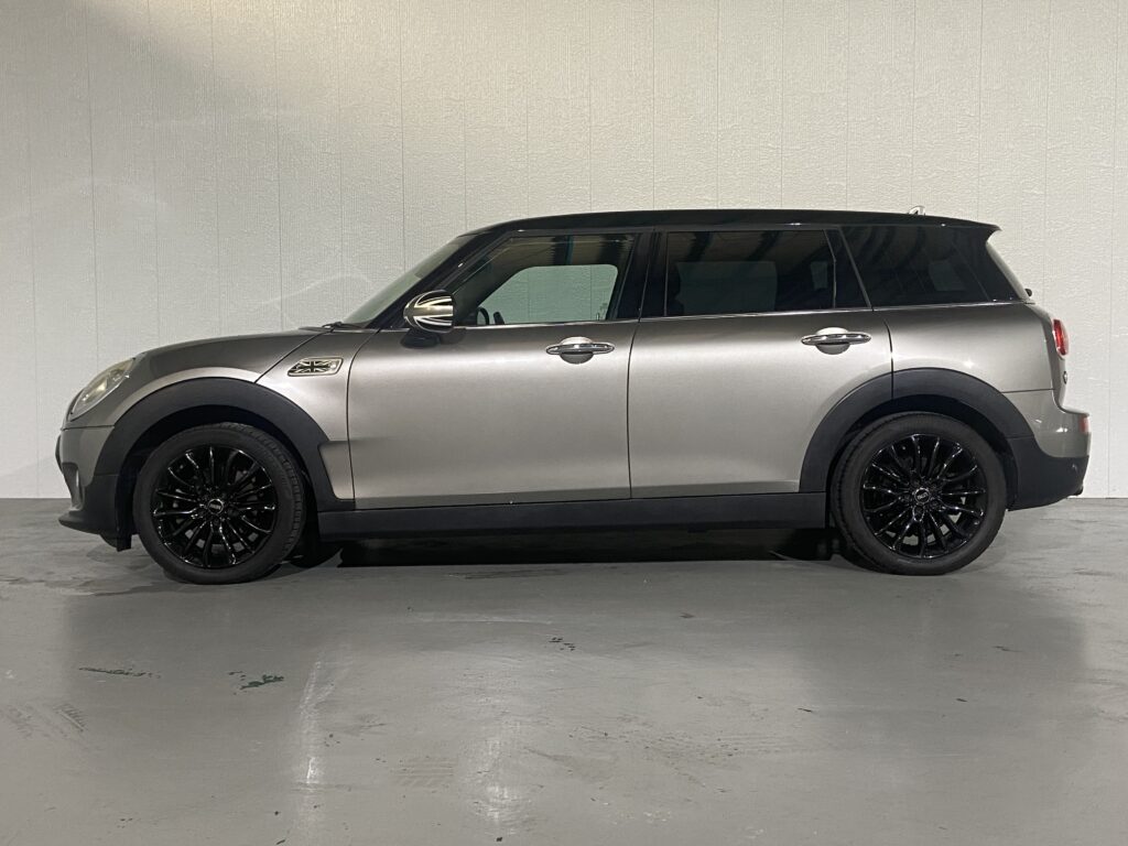 H.28(2016)年 BMW MINI ミニクラブマン クーパー