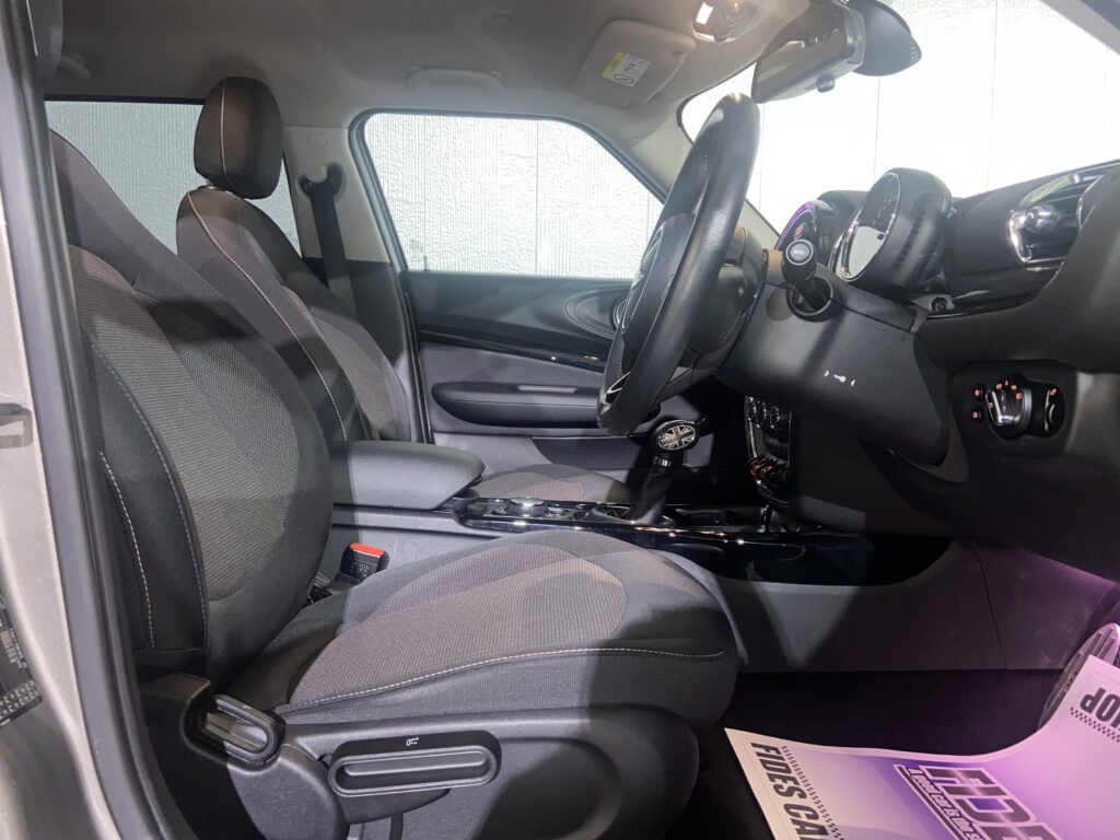 H.28(2016)年 BMW MINI ミニクラブマン クーパー